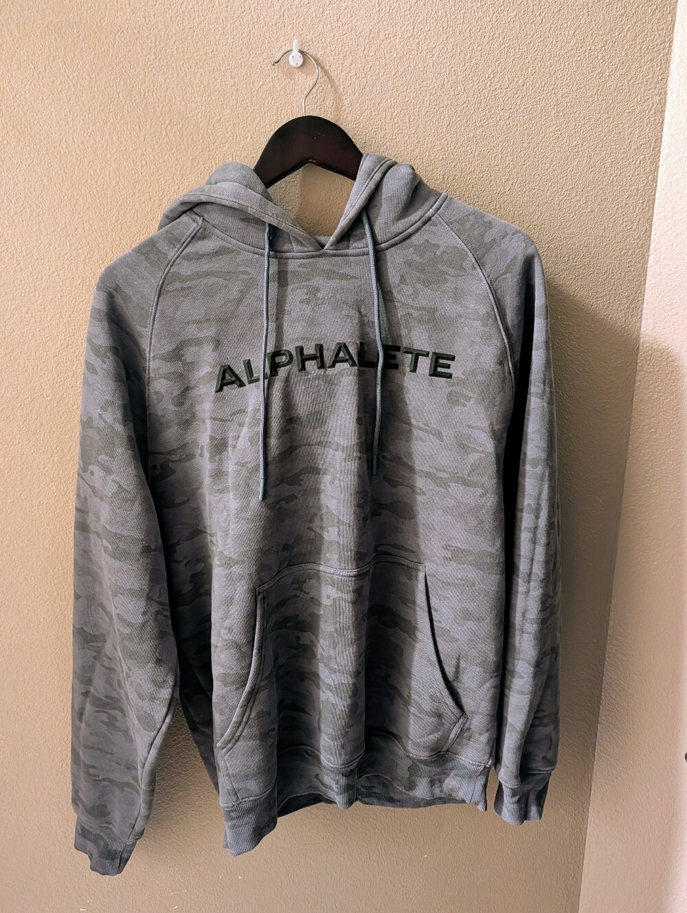 Alphalete Men's Gray Camouflage Zip-Up Hoodie